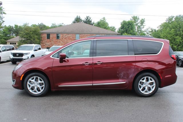 Used 2017 Chrysler Pacifica Touring-L w/ Tire & Wheel Group FWD image 5