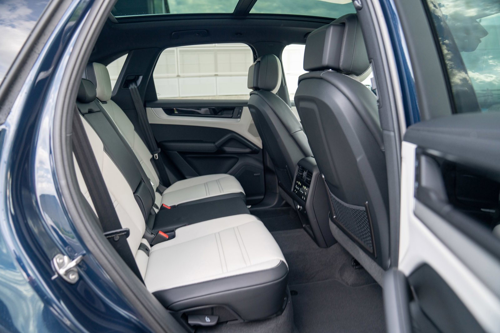 New 2026 Porsche Cayenne AWD/4WD image 24