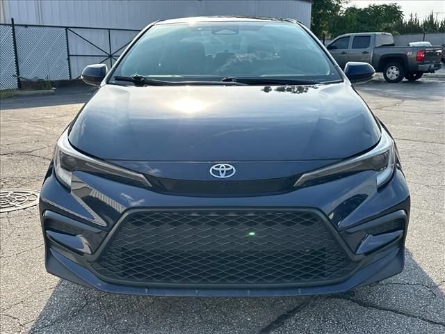 Used 2023 Toyota Corolla SE FWD image 4