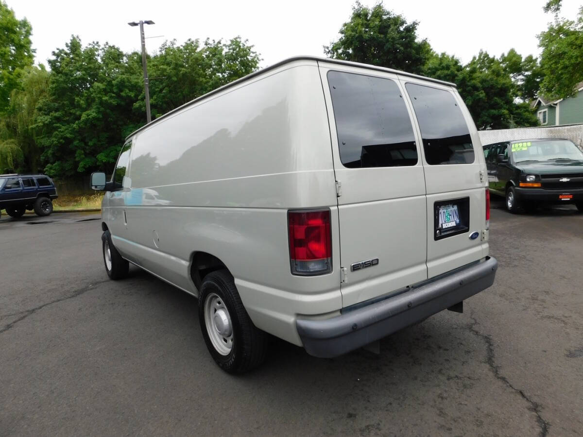 Used 2006 Ford E-150 and Econoline 150 RWD image 3