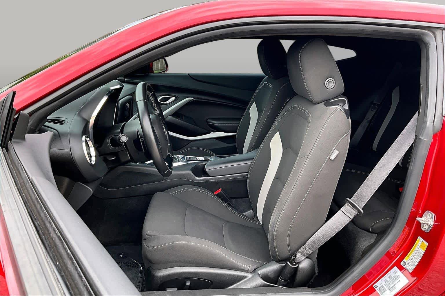 Used 2023 Chevrolet Camaro LT RWD image 8
