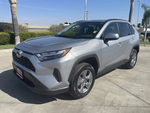 Used 2025 Toyota RAV4 XLE AWD/4WD image 4