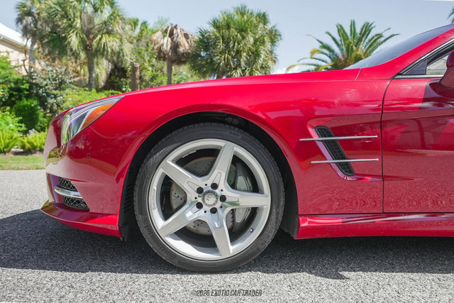 Used 2013 Mercedes-Benz SL 550 image 4