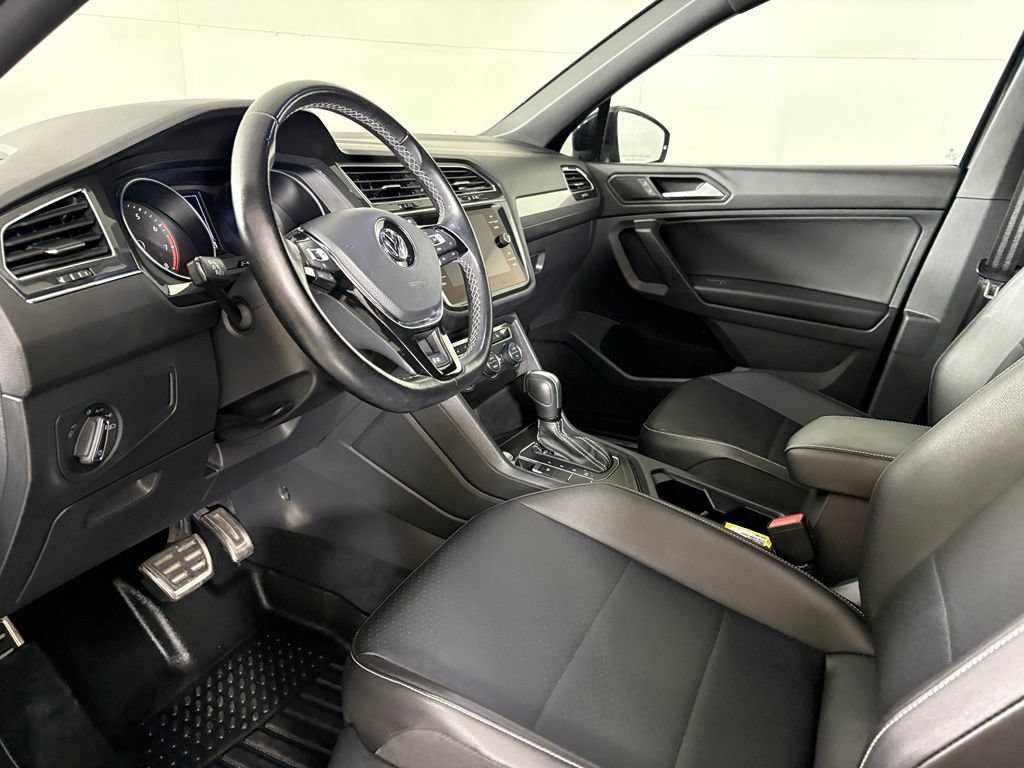 Used 2021 Volkswagen Tiguan SE R-Line FWD image 23