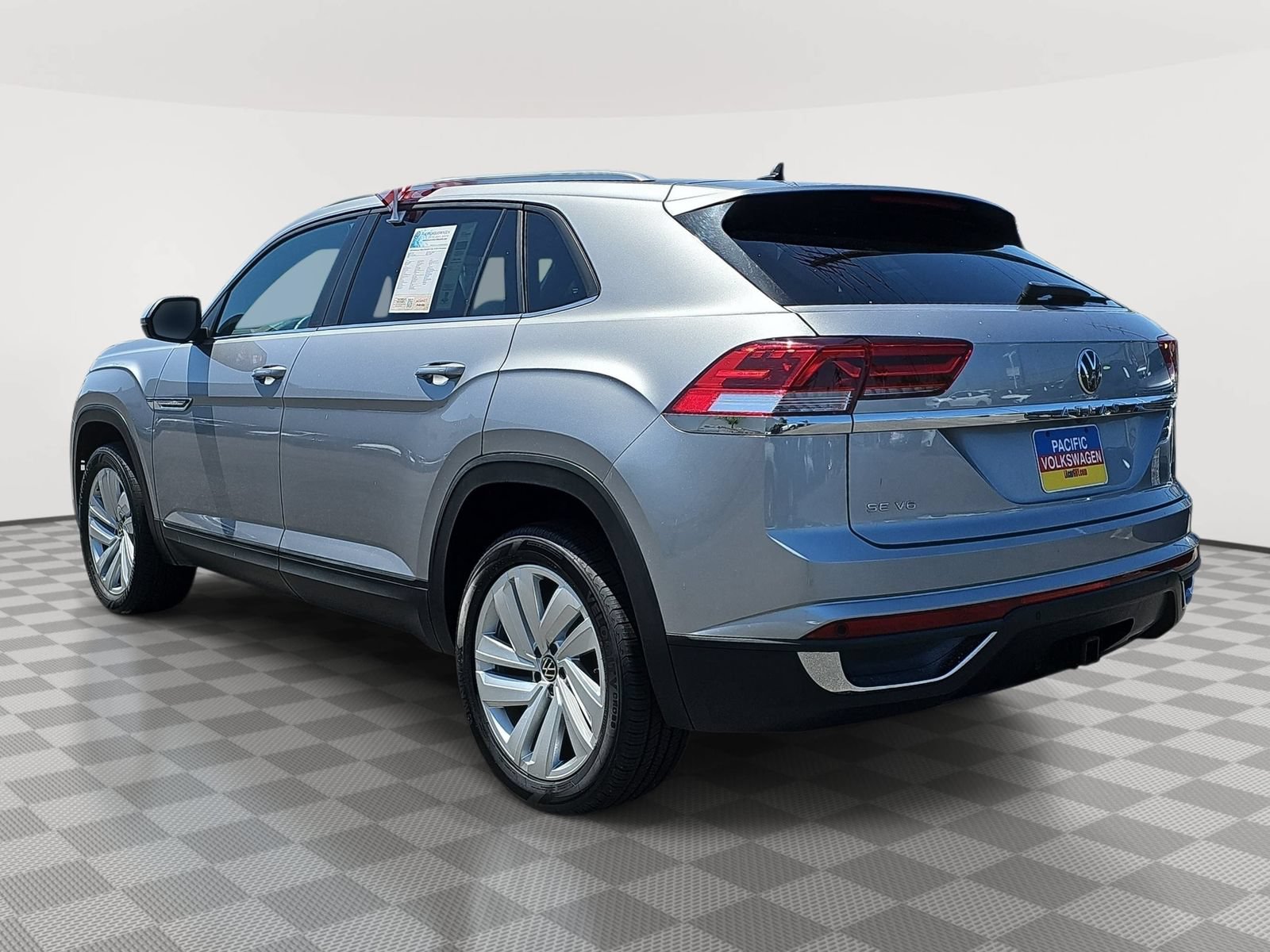 Used 2023 Volkswagen Atlas Cross Sport SE w/ Panoramic Sunroof Package FWD image 7