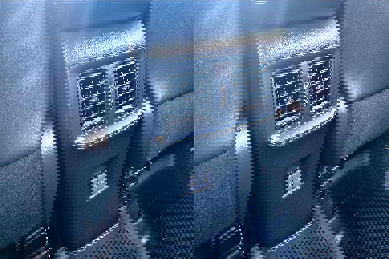 Used 2025 Toyota RAV4 Limited image 33