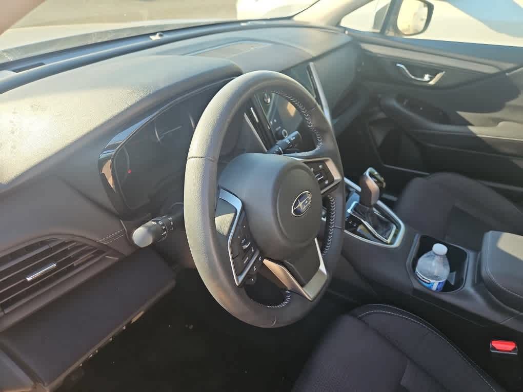Used 2022 Subaru Outback Premium AWD/4WD image 2