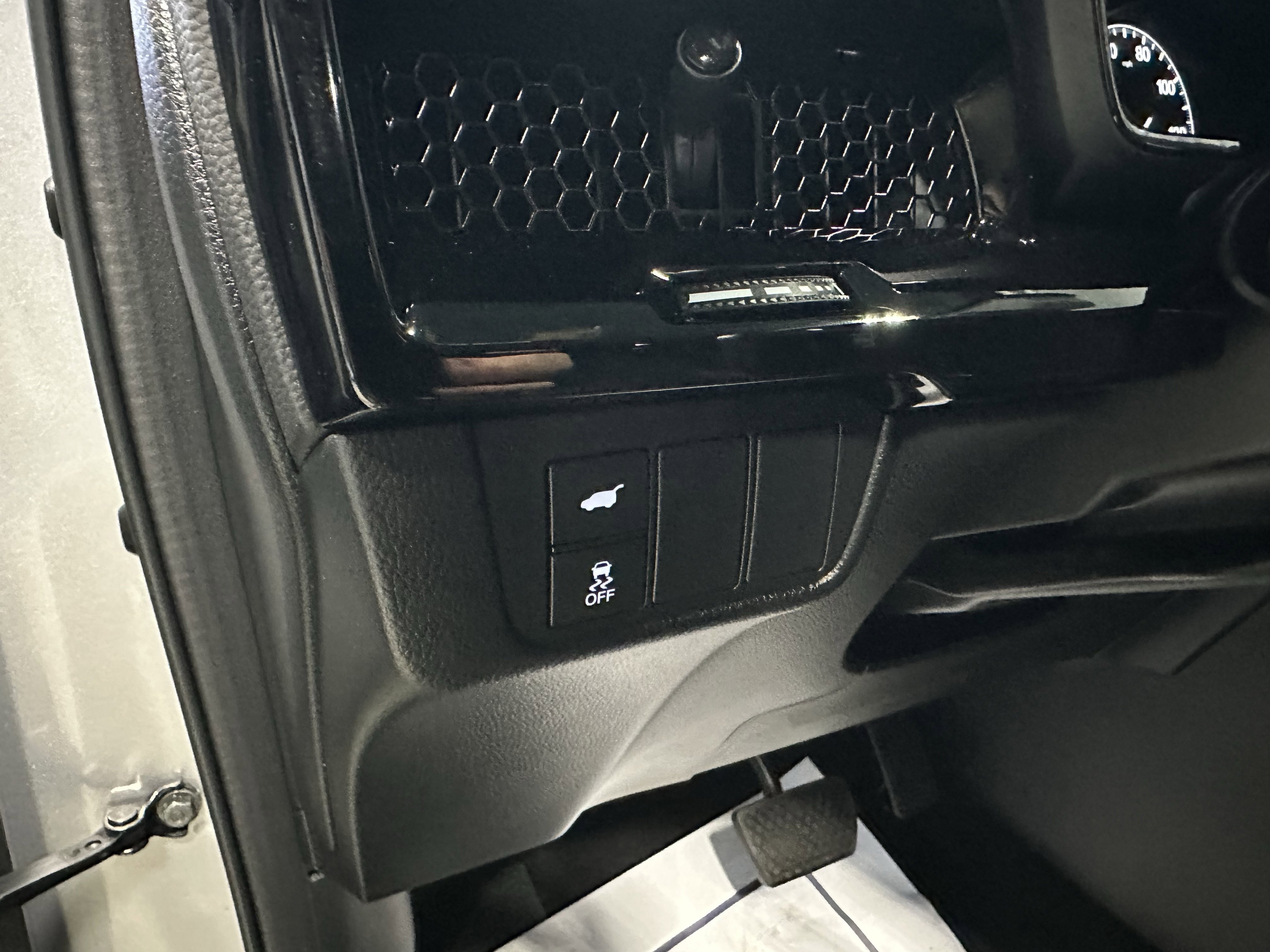 Used 2024 Honda CR-V EX-L image 16