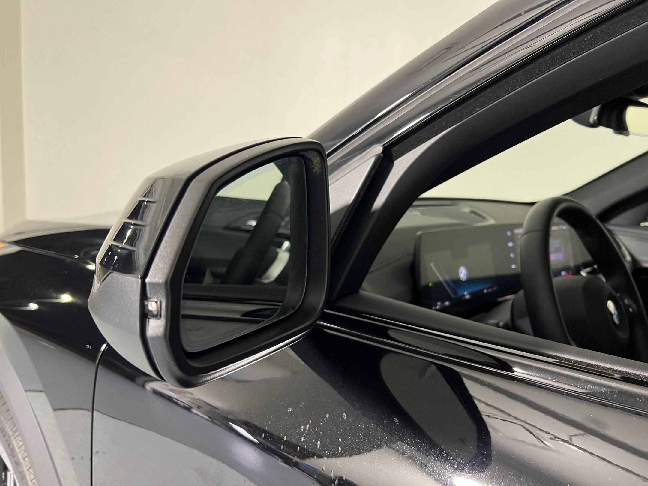 Used 2025 BMW X2 xDrive28i w/ Convenience Package image 22