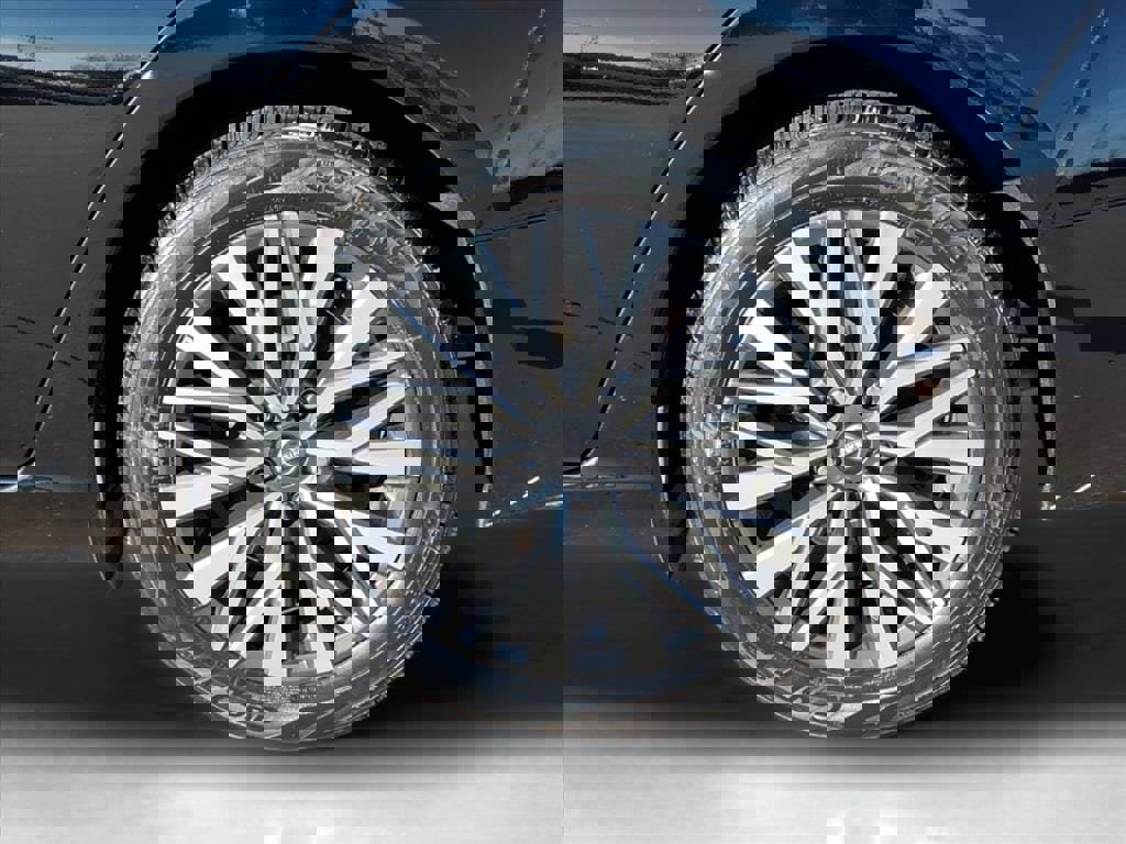 Used 2024 Nissan Altima 2.5 SV image 3