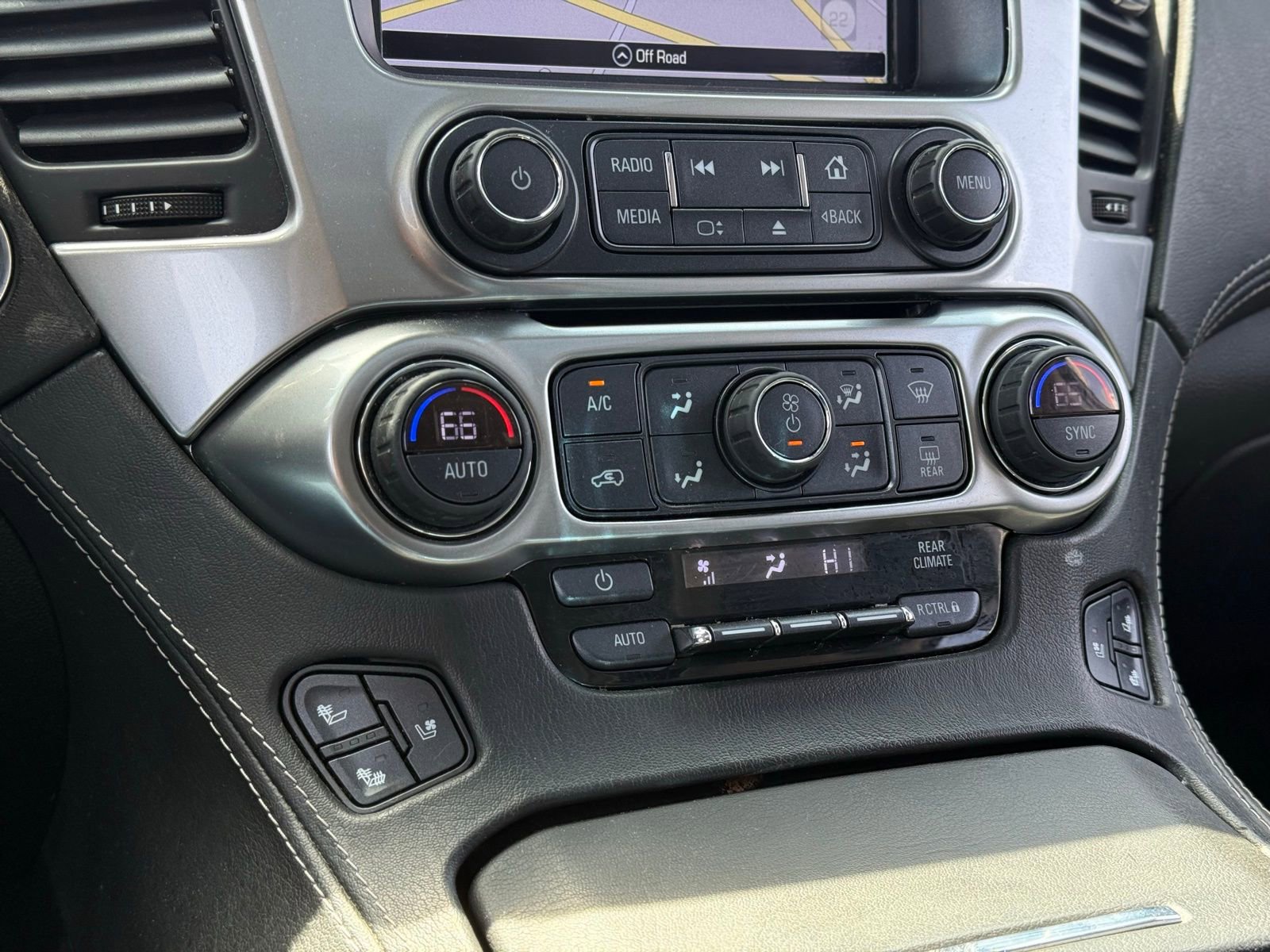Used 2018 Chevrolet Tahoe Premier AWD/4WD image 18