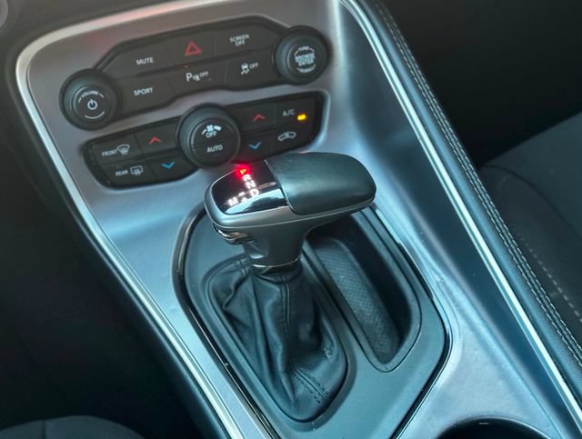 Used 2019 Dodge Challenger R/T w/ Driver Convenience Group RWD image 34