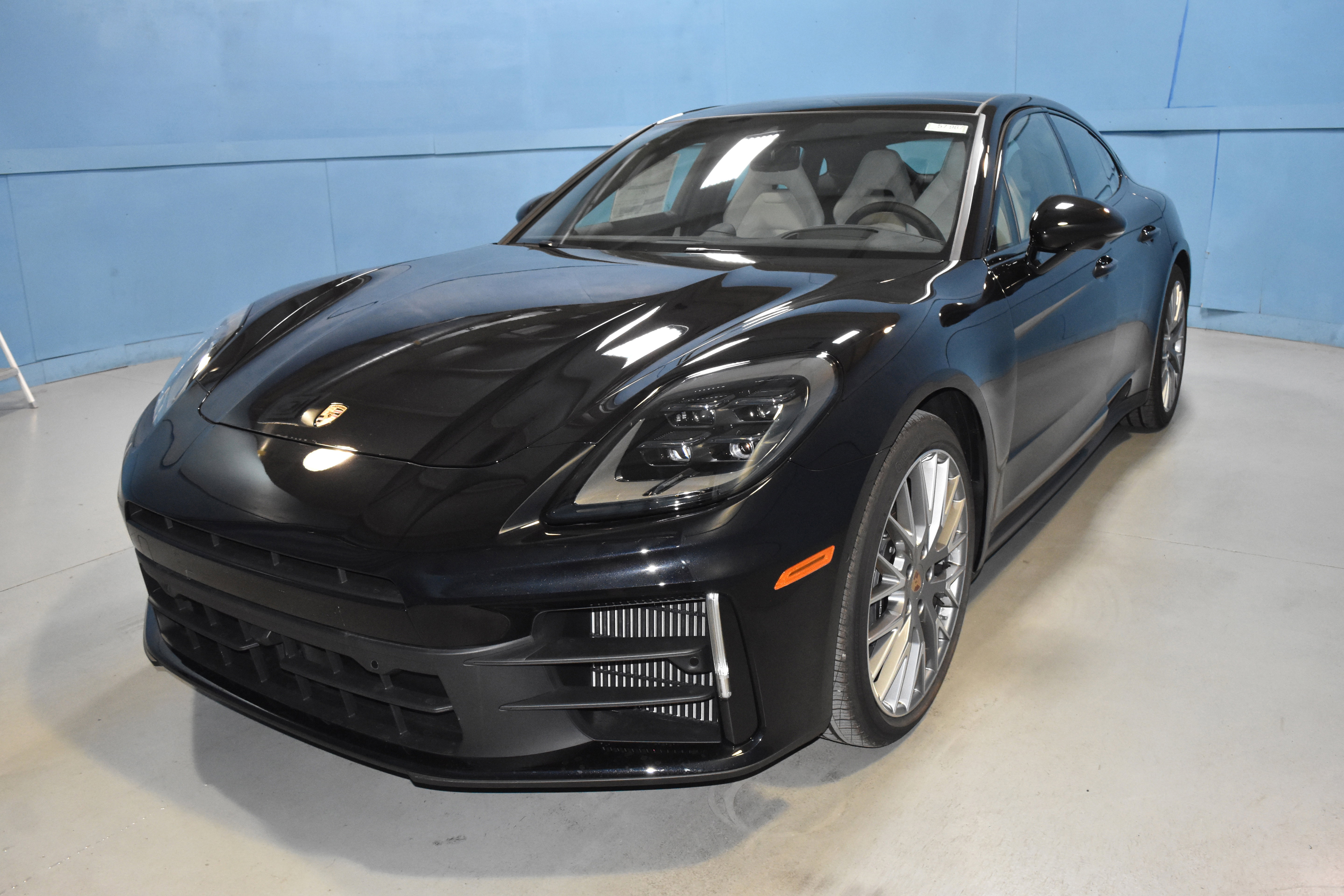 New 2025 Porsche Panamera 4