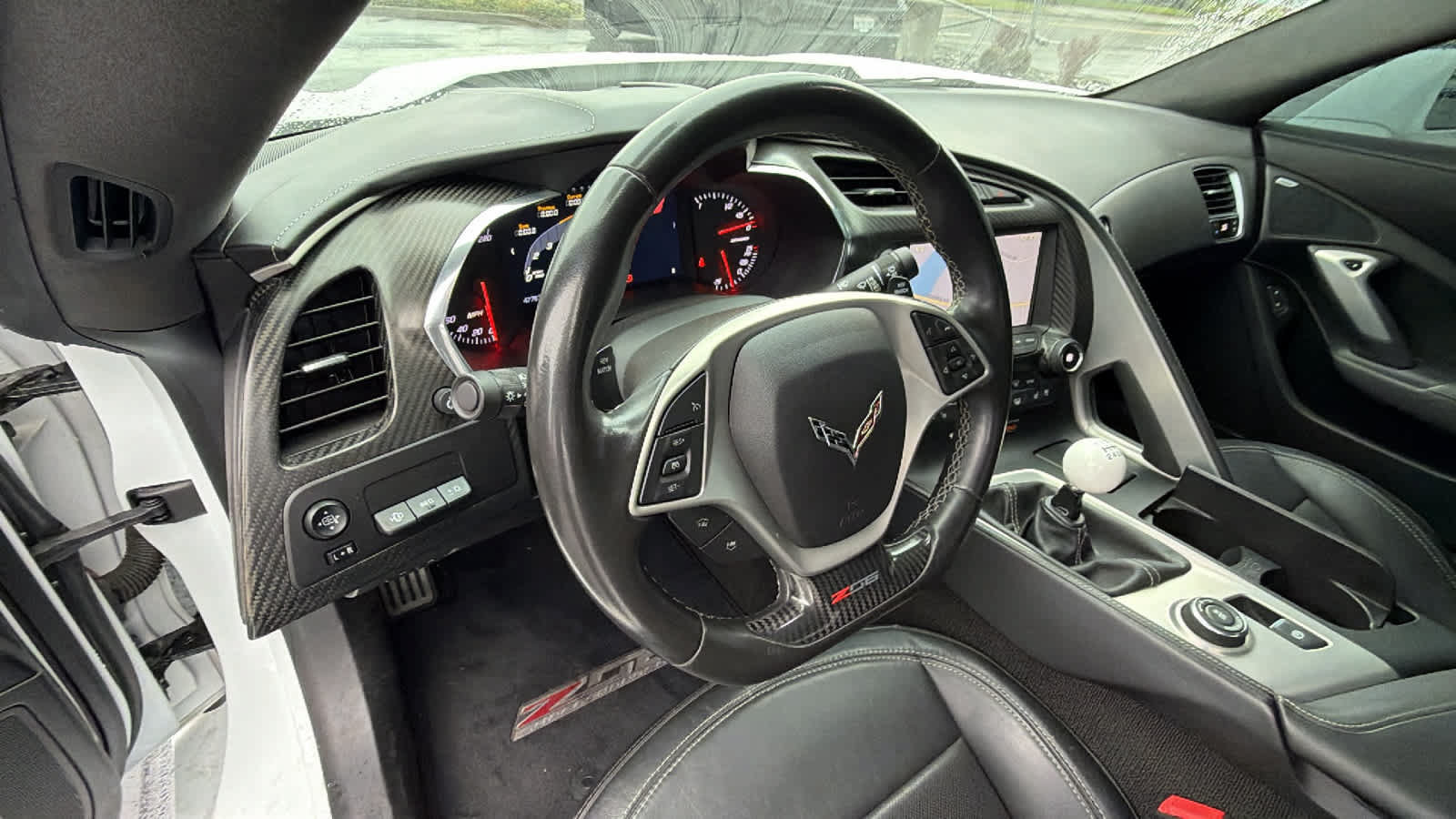 Used 2015 Chevrolet Corvette Z06 w/ 3LZ Preferred Equipment Group RWD image 10