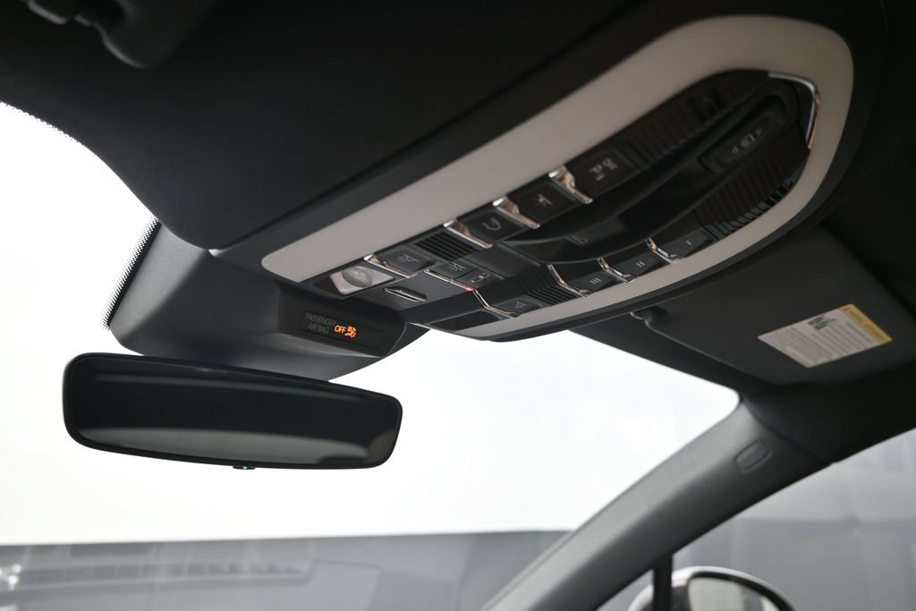 Certified 2024 Porsche Macan AWD/4WD image 17