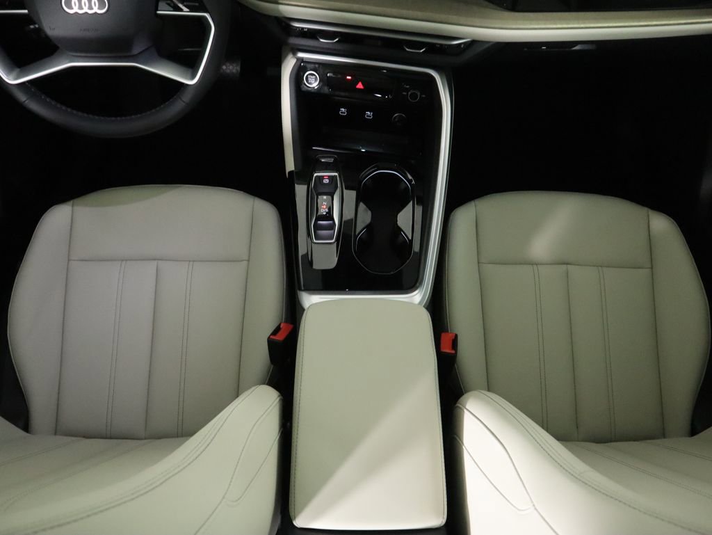 Used 2025 Audi Q5 Premium w/ Premium Plus AWD/4WD image 19