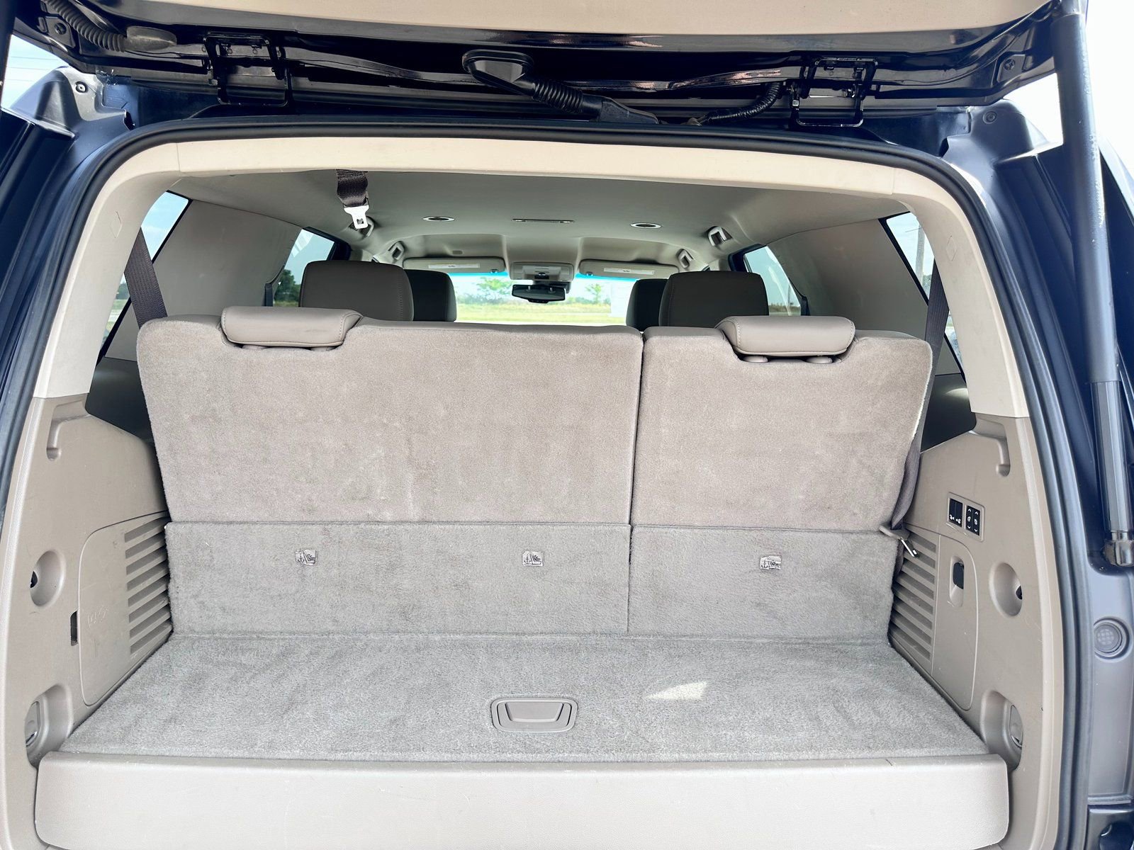 Used 2019 Chevrolet Tahoe Premier RWD image 10