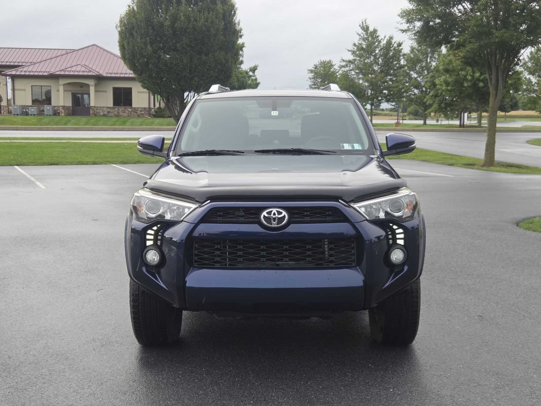 Used 2018 Toyota 4Runner SR5 Premium AWD/4WD image 3