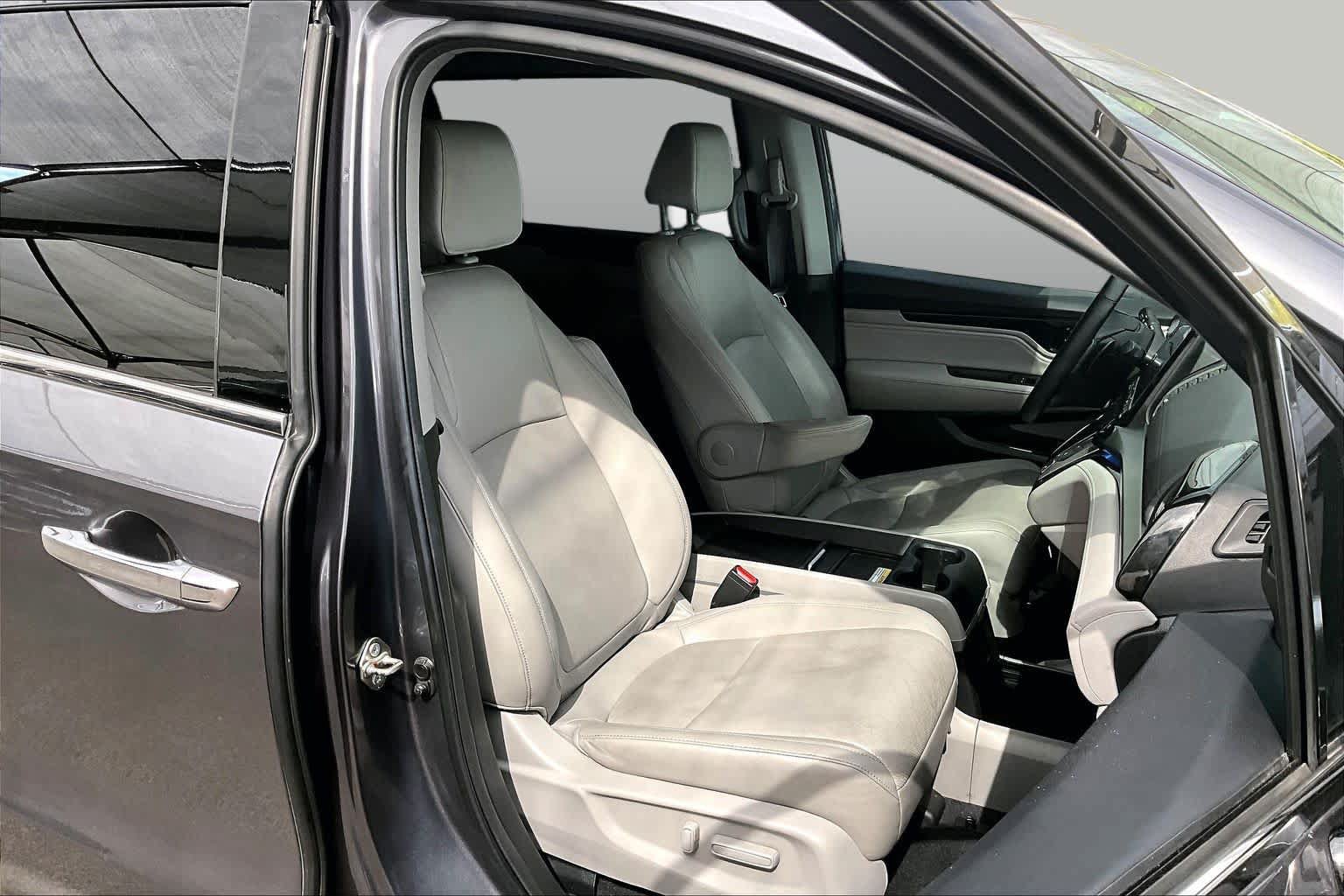 Used 2018 Honda Odyssey Elite image 9