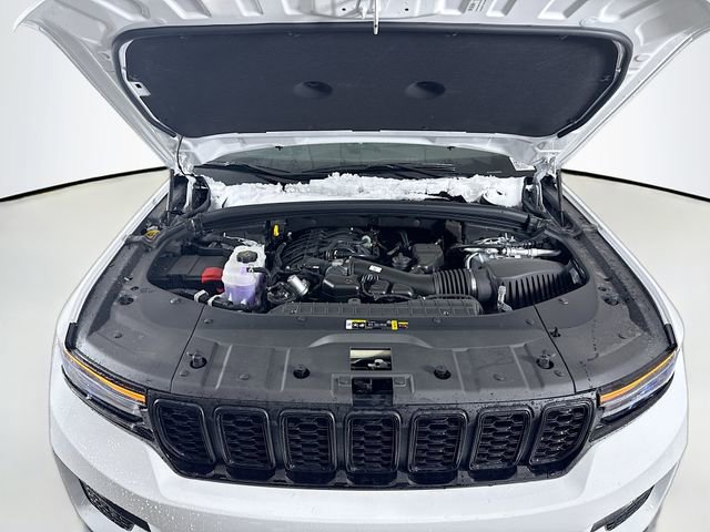 New 2025 Jeep Grand Cherokee Altitude image 29