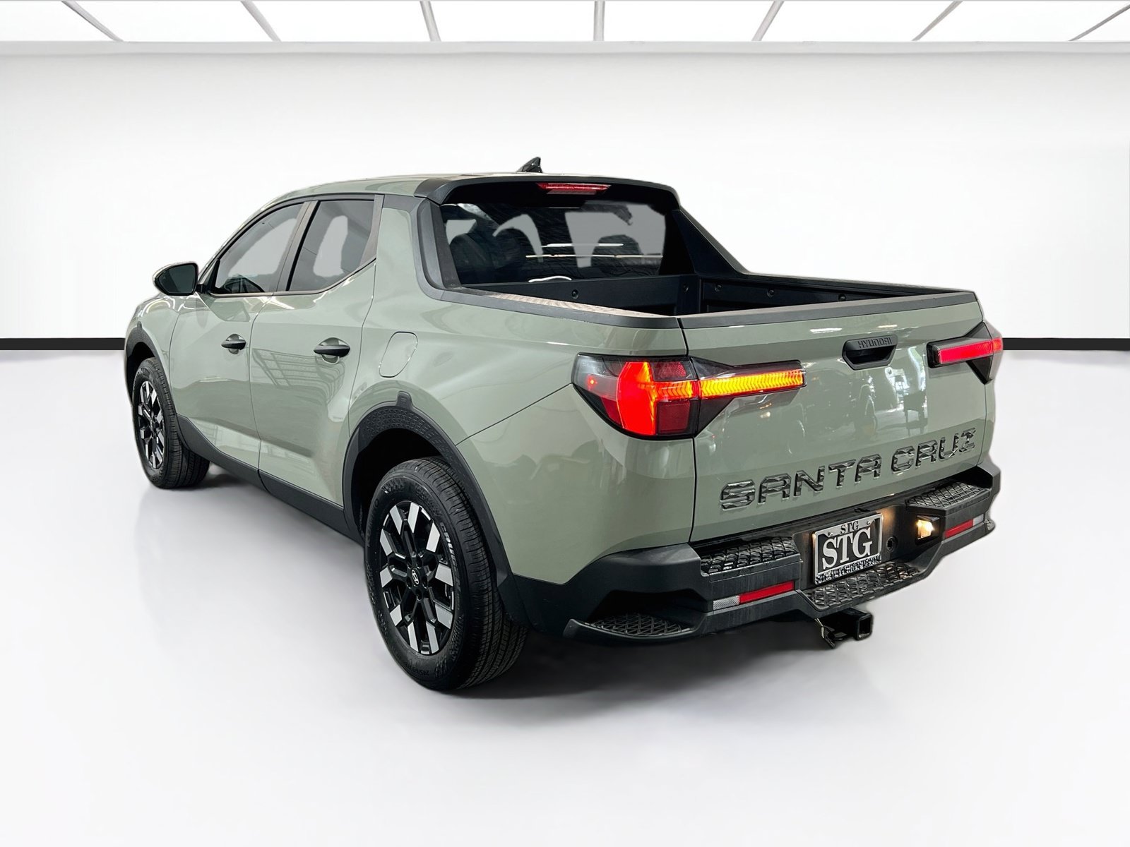 Used 2025 Hyundai Santa Cruz SE FWD image 6