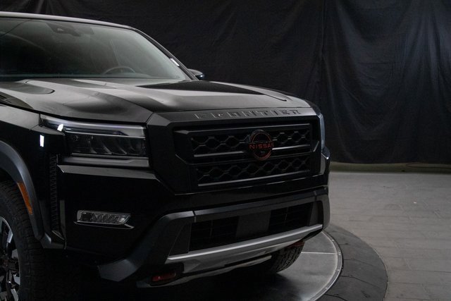 Used 2023 Nissan Frontier PRO-4X image 3