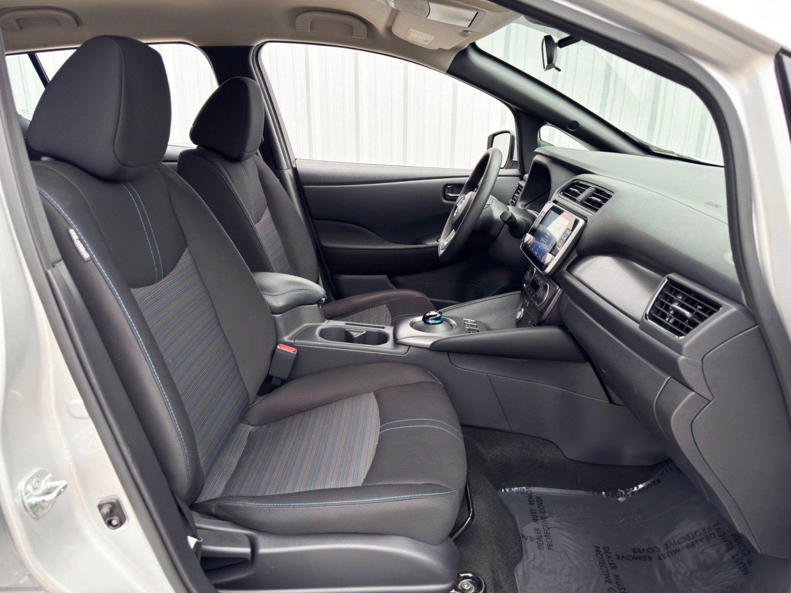 Used 2023 Nissan Leaf S image 14