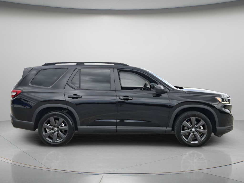 Certified 2025 Honda Pilot Sport image 3