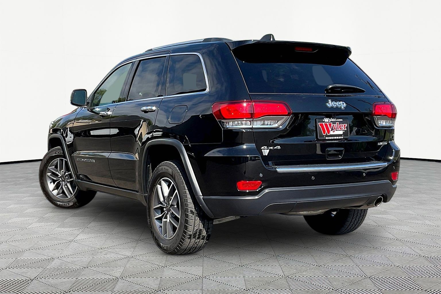 Used 2021 Jeep Grand Cherokee Limited w/ Luxury Group II AWD/4WD image 4