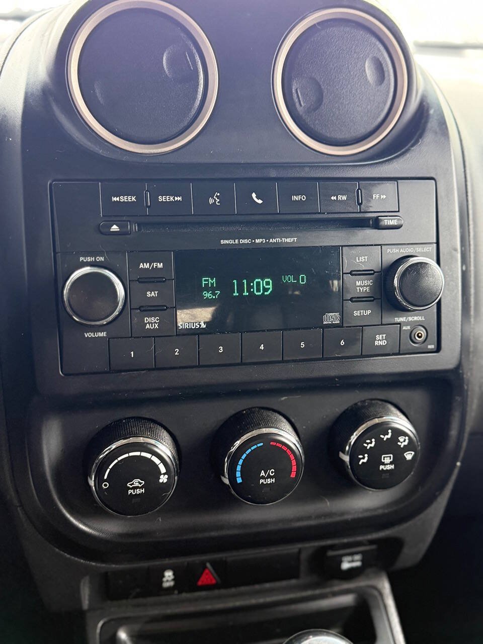 Used 2017 Jeep Patriot 75th Anniversary w/ Power Value Group FWD image 23