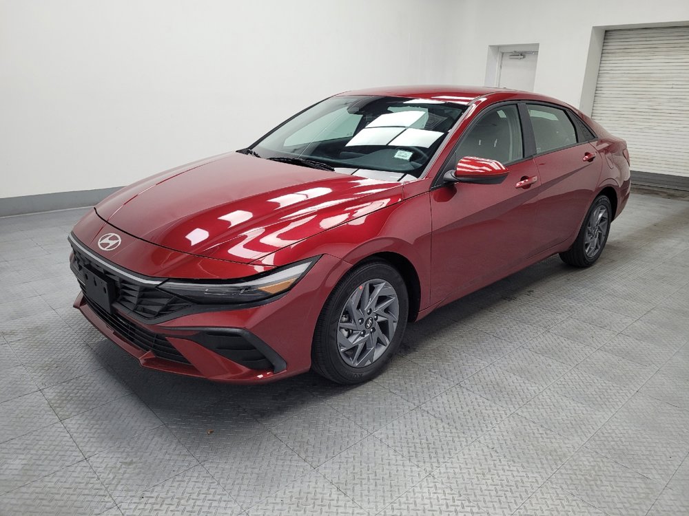 Used 2024 Hyundai Elantra SEL image 2