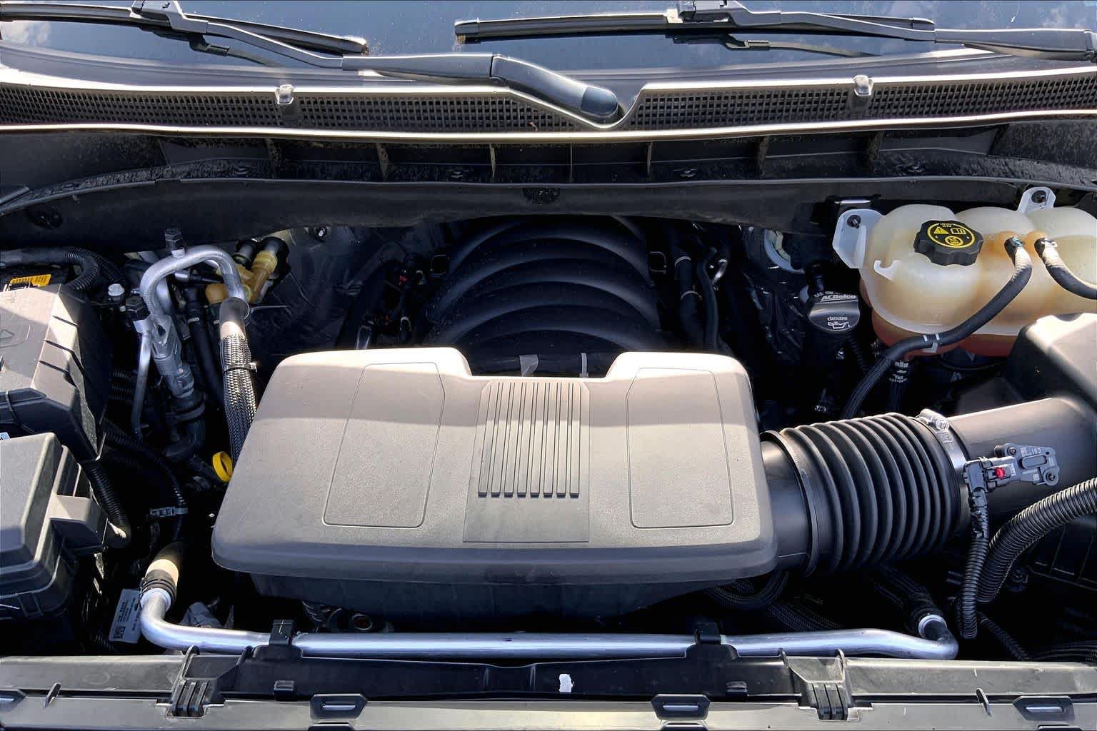 Used 2023 GMC Yukon SLT AWD/4WD image 32