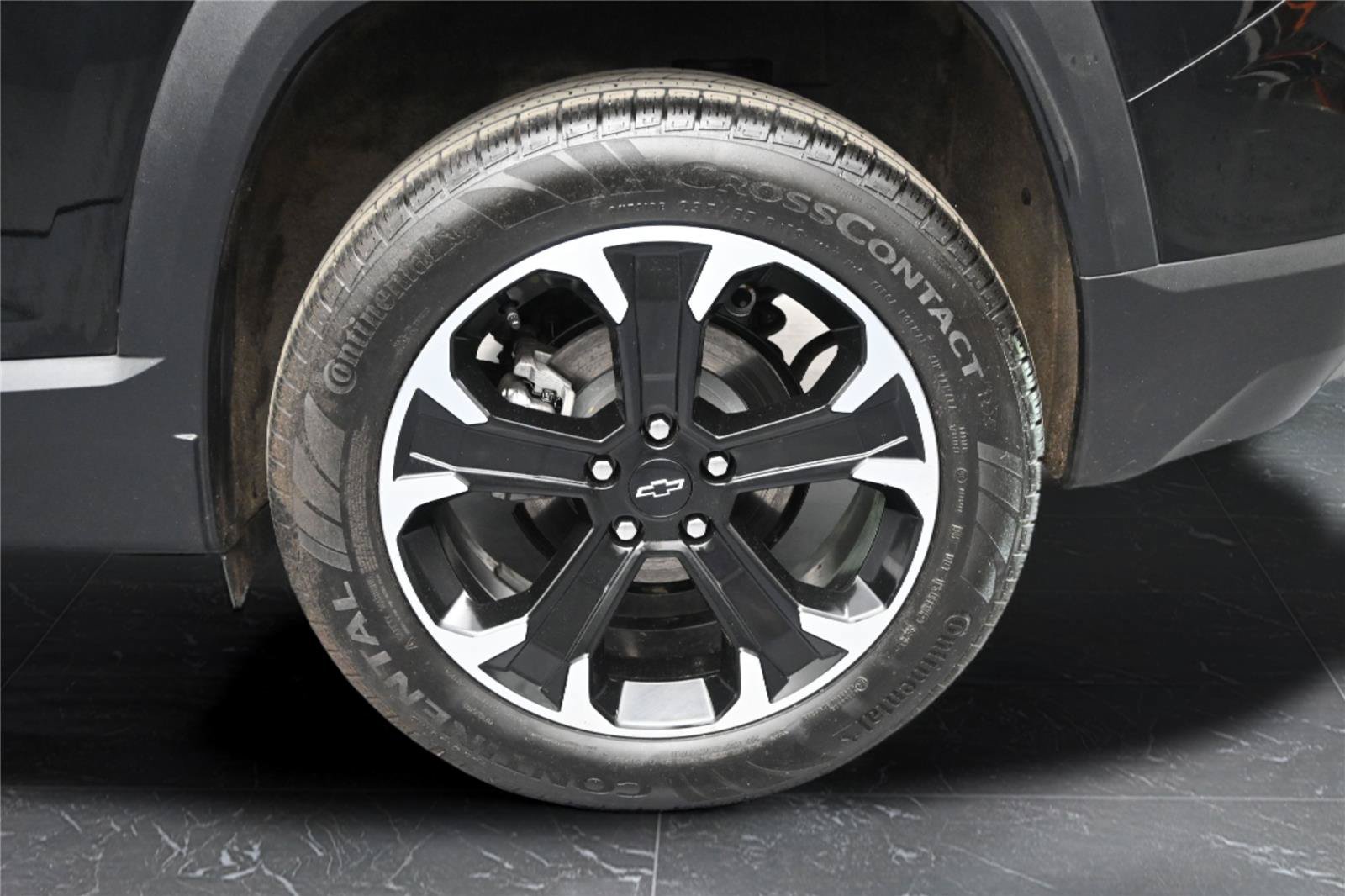 Used 2025 Chevrolet Equinox LT w/ Safety and Technology Package FWD image 11