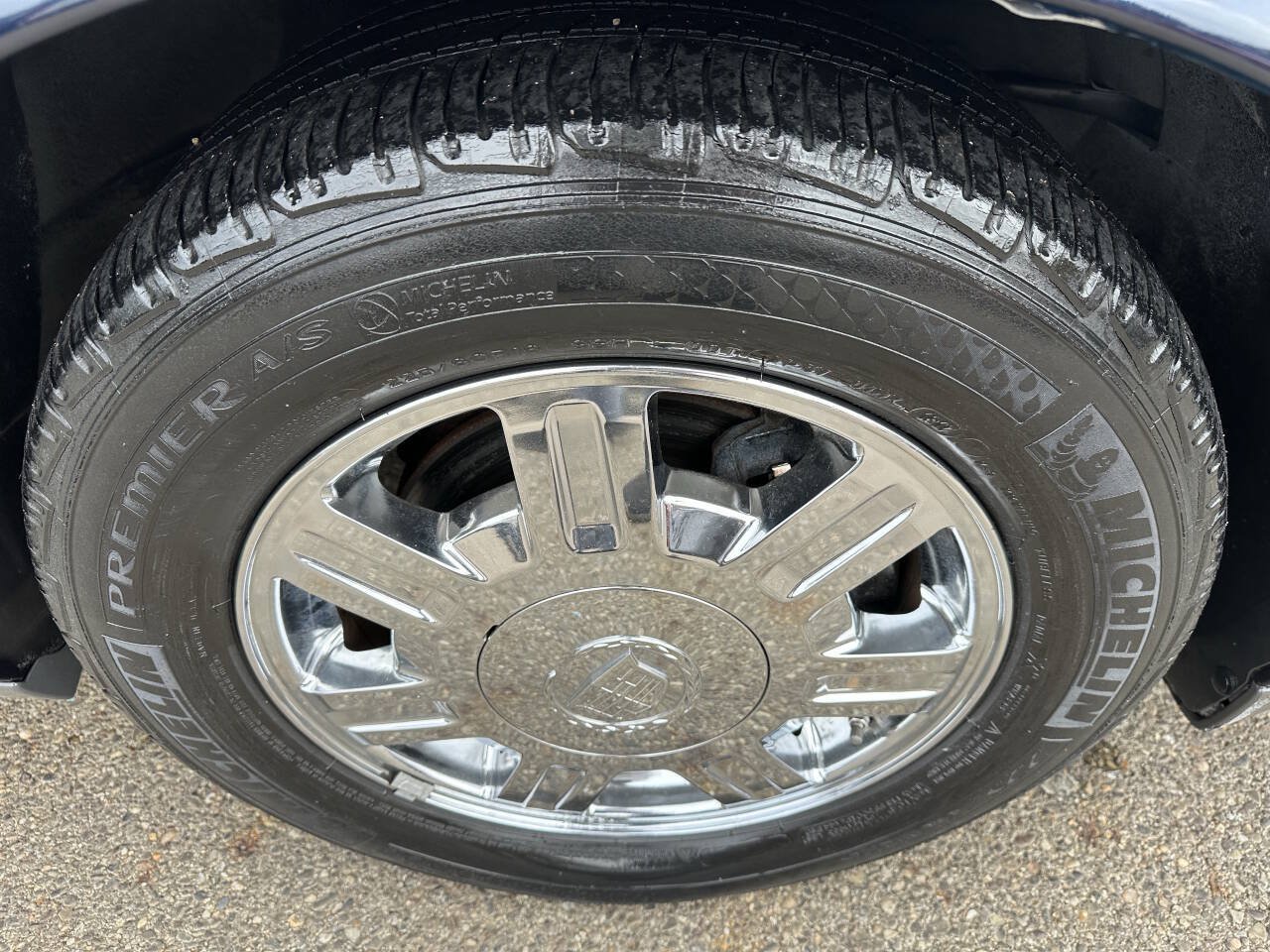 Used 2004 Cadillac De Ville FWD image 26