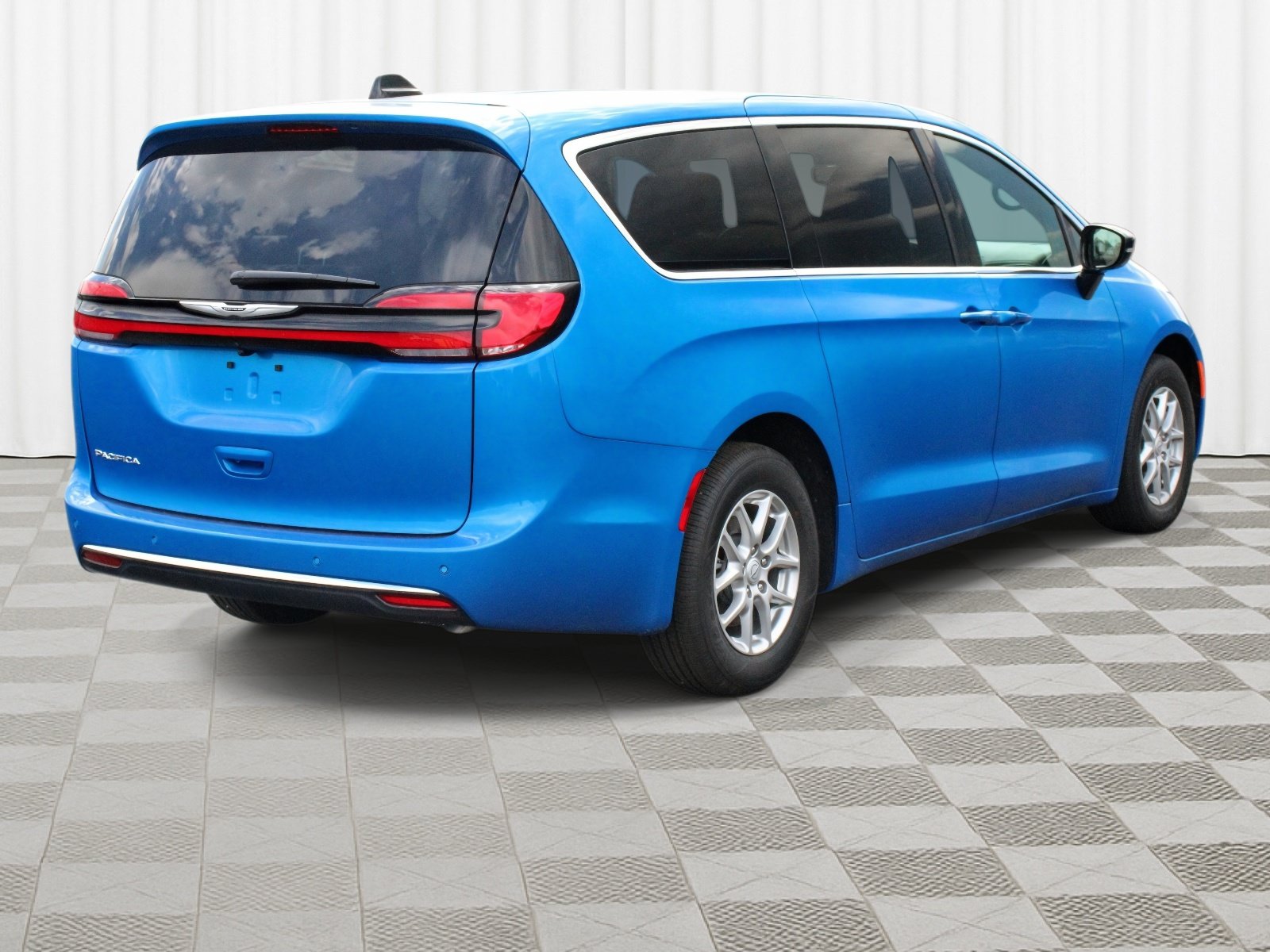 New 2026 Chrysler Pacifica Select FWD image 32