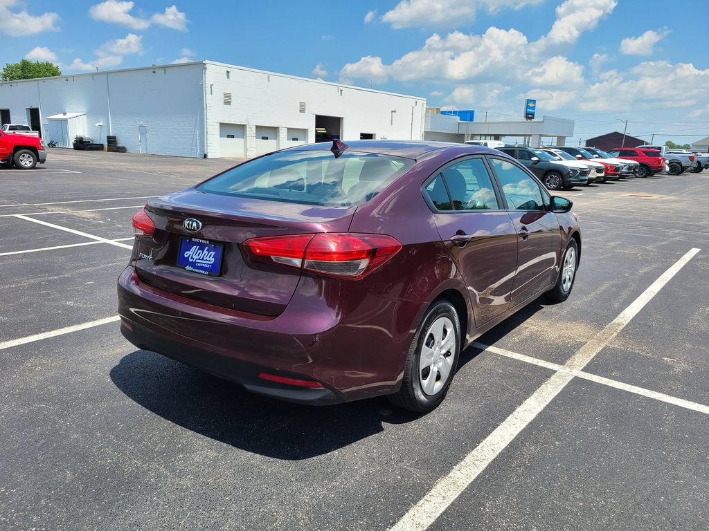 Used 2017 Kia Forte LX FWD image 7