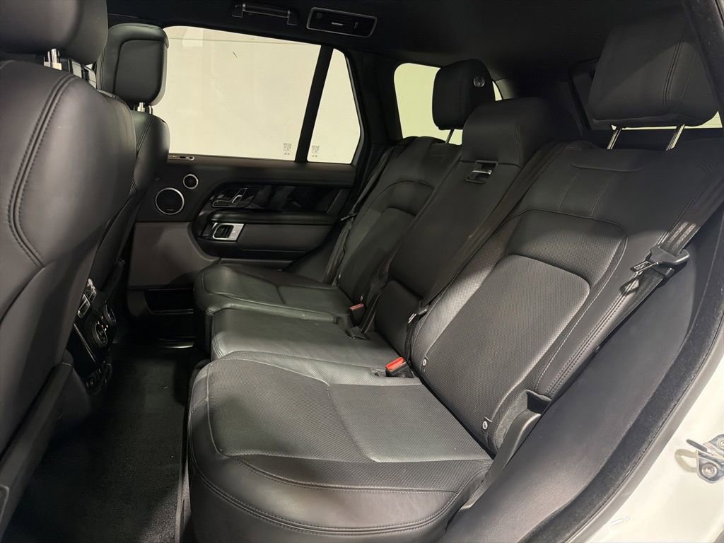Used 2018 Land Rover Range Rover HSE image 32