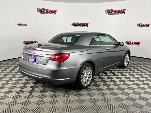 Used 2013 Chrysler 200 Limited image 3
