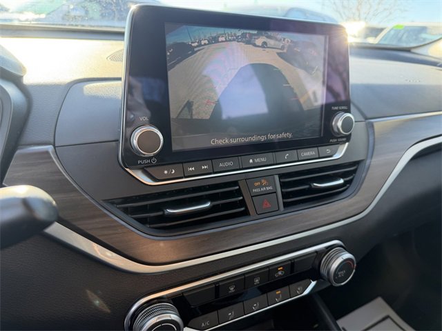 Used 2024 Nissan Altima 2.5 SV image 25