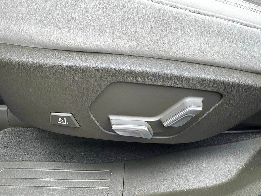 Used 2025 Hyundai Santa Fe Calligraphy AWD/4WD image 32