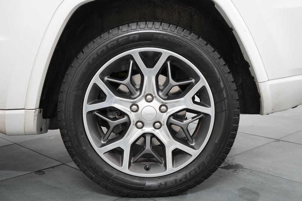 Used 2020 Jeep Grand Cherokee Overland AWD/4WD image 35