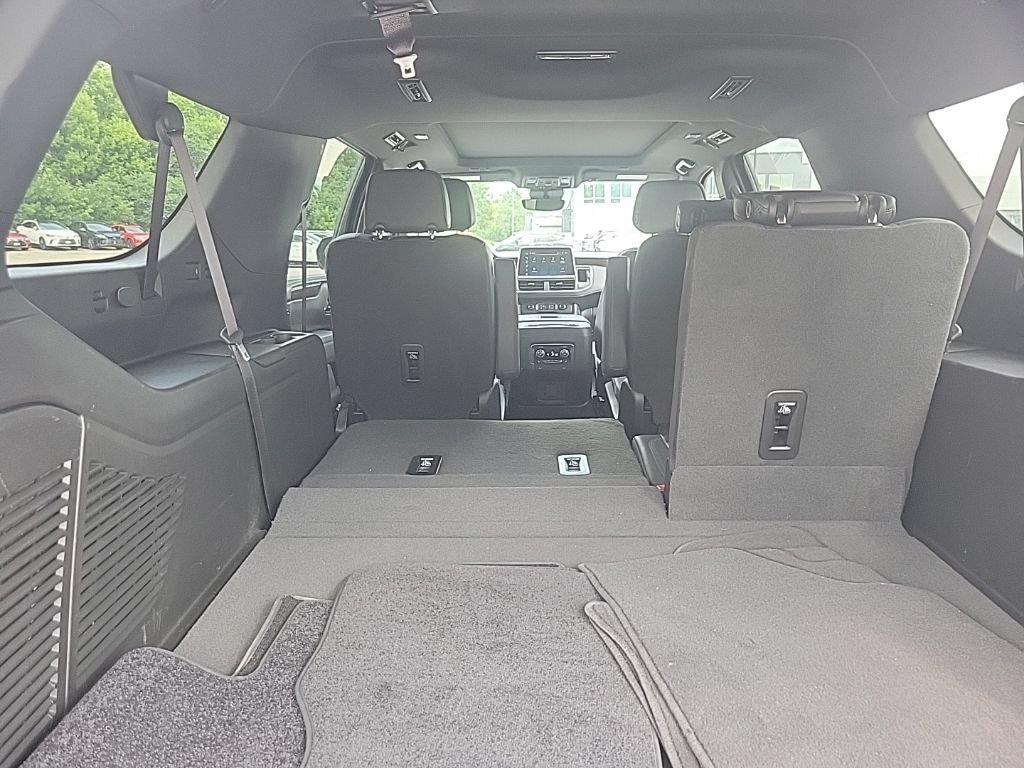 Used 2023 Chevrolet Suburban High Country AWD/4WD image 36