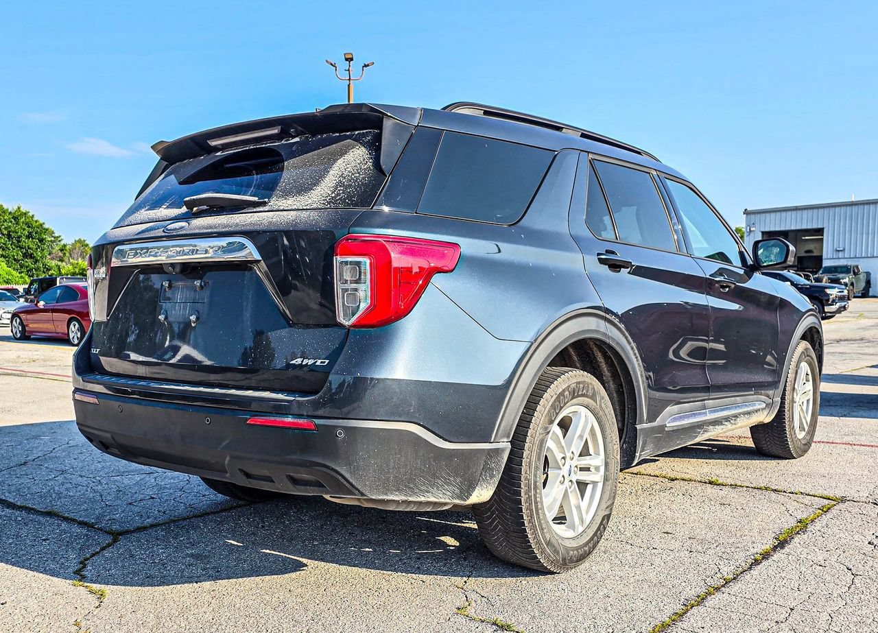 Used 2023 Ford Explorer XLT AWD/4WD image 6