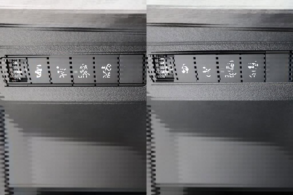 Used 2024 Nissan Ariya AWD image 27