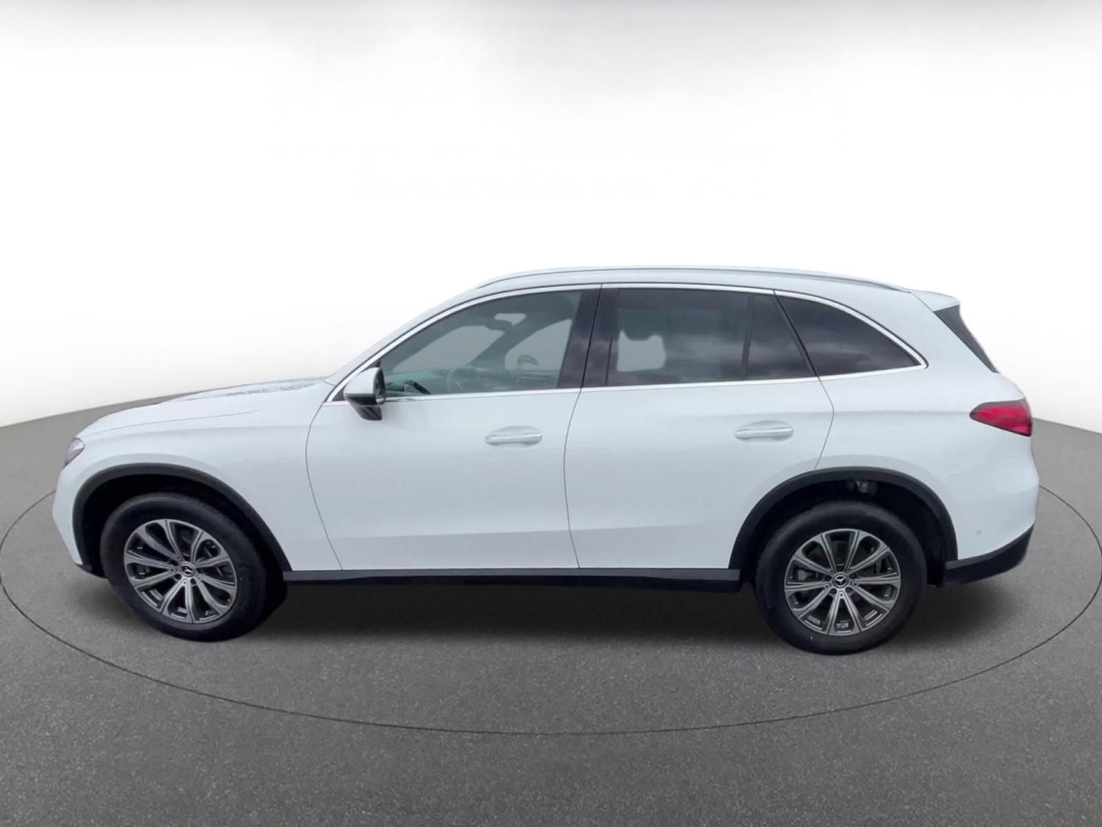 Used 2024 Mercedes-Benz GLC 300 image 9