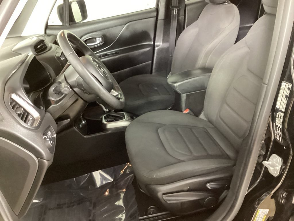 Used 2022 Jeep Renegade Latitude AWD/4WD image 12