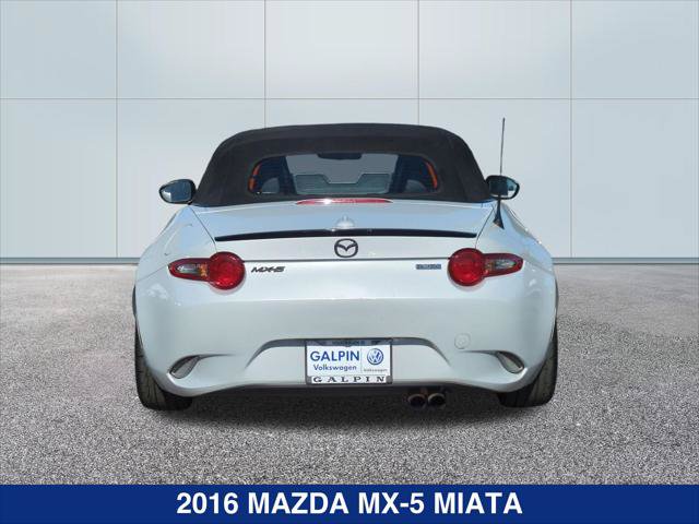 Used 2016 MAZDA MX-5 Miata Club RWD image 4