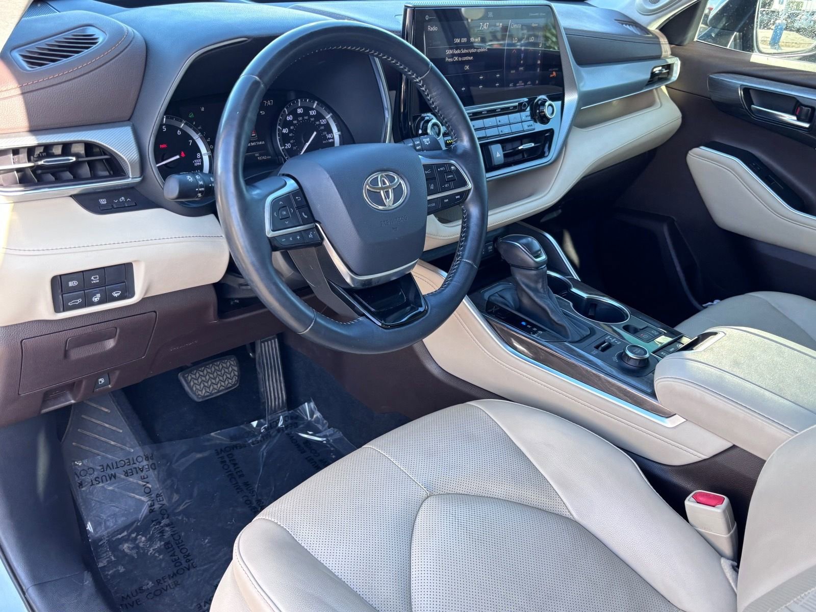 Used 2021 Toyota Highlander Platinum AWD/4WD image 17