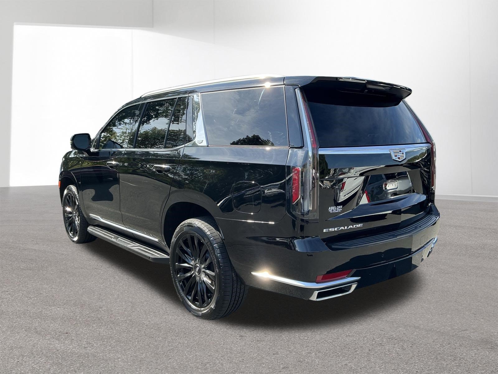 Used 2022 Cadillac Escalade Luxury AWD/4WD image 10