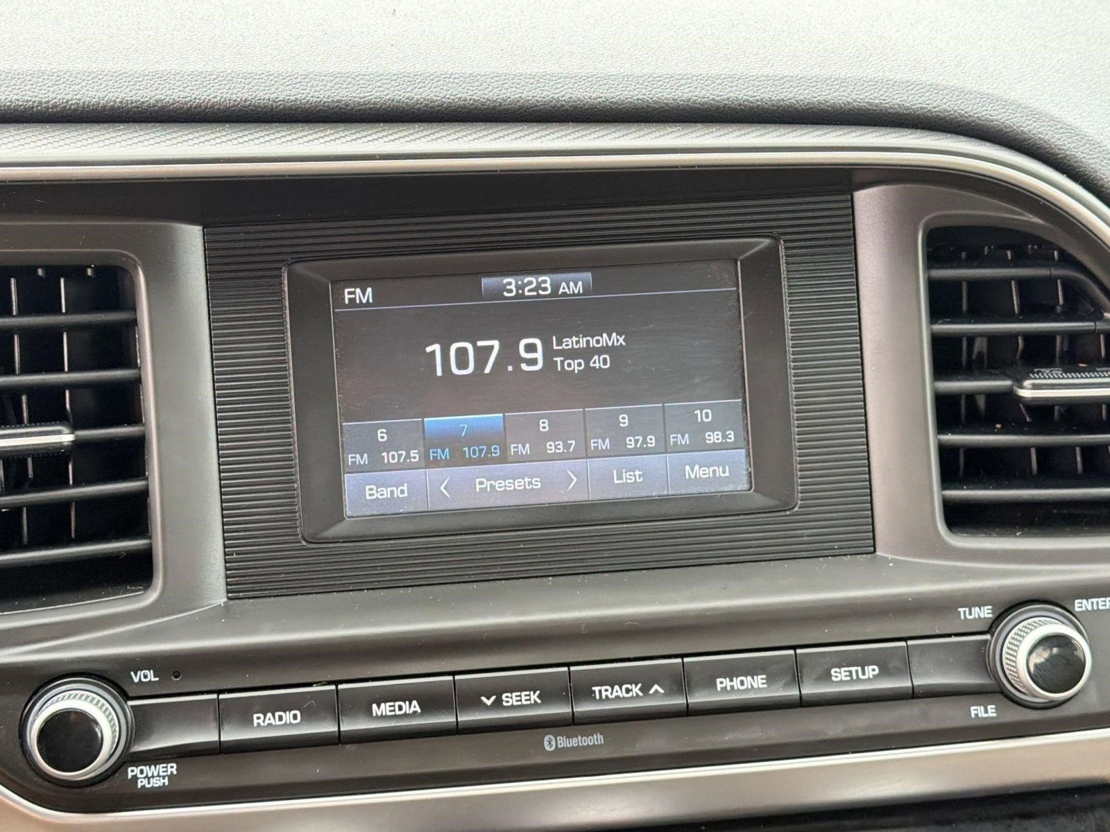 Used 2019 Hyundai Elantra SE image 23